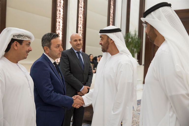 جانب من لقاء الشيخ محمد بن زايد آل نهيان برؤساء المؤسسات الإعلامية 