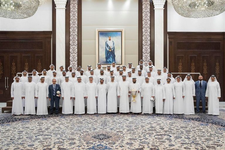 الشيخ محمد بن زايد يستقبل فريق الوحدة بطل كأس رئيس الإمارات