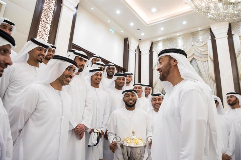 الشيخ محمد بن زايد يستقبل فريق الوحدة بطل كأس رئيس الإمارات