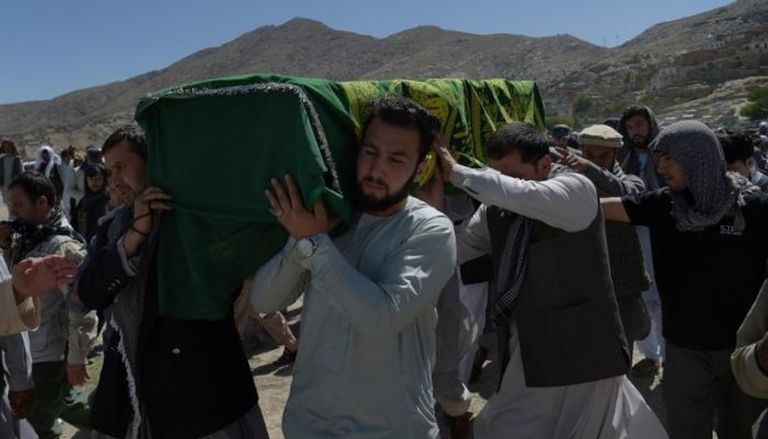 جنازة أفغاني من ضحايا تفجير سابق بكابول (الفرنسية)