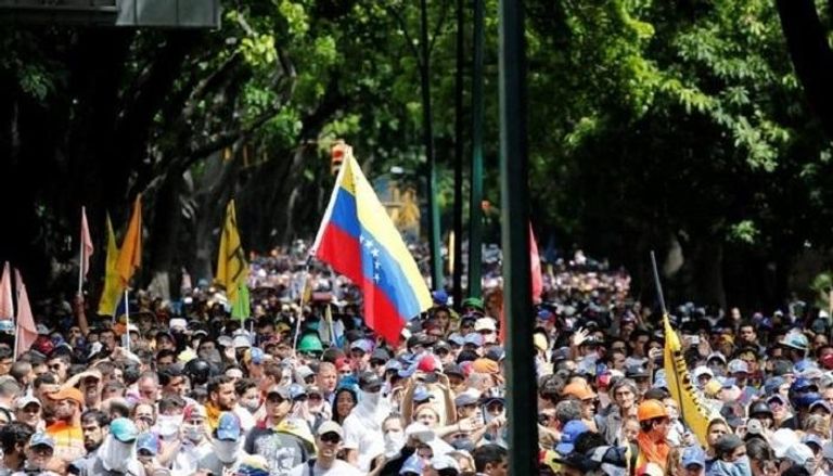 متظاهرون ضد الرئيس الفنزويلي 
