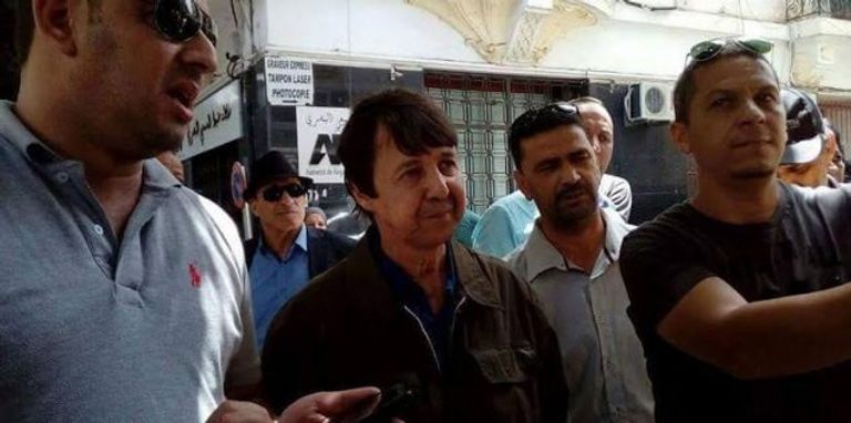 الروائي الجزائري أثناء مشاركته بالبرنامج