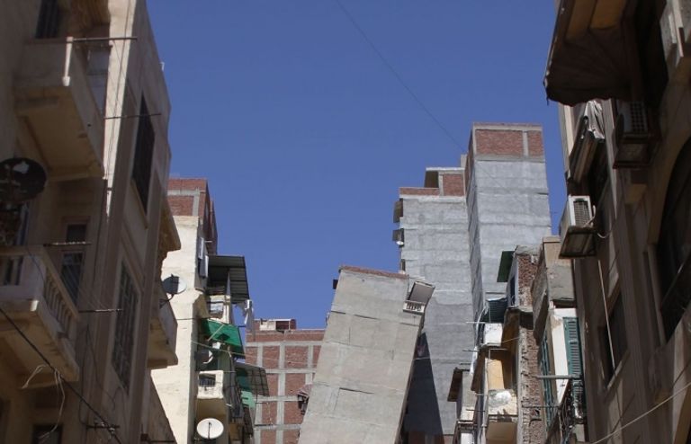 عقار الإسكندرية المائل