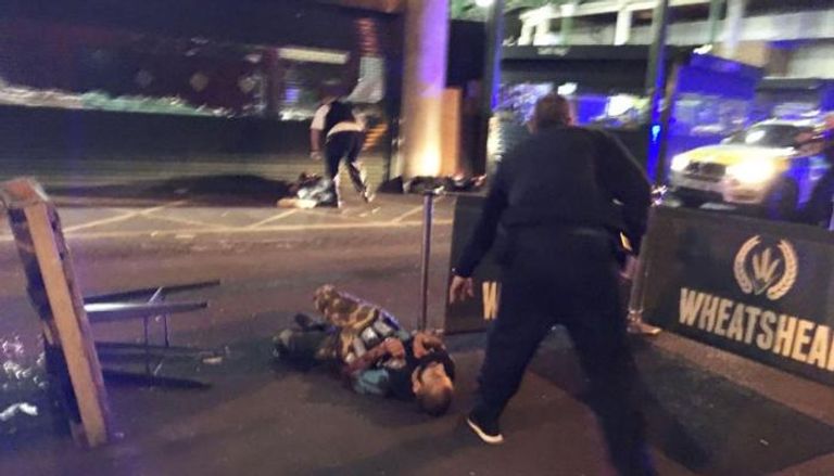 أحد منفذي هجوم جسر لندن بعد قتله على يد الشرطة البريطانية