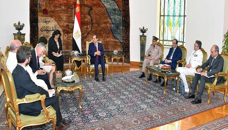 وزير القوات المسلحة الفرنسية خلال لقائها مع الرئيس المصري