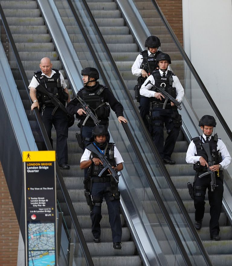 عناصر الرعد الأزرق