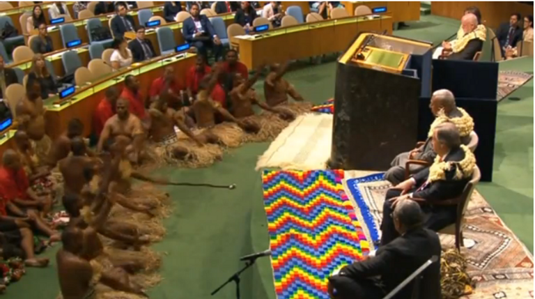 الأمم المتحدة تستضيف عرضا للفلكلور على هامش مؤتمر لحماية المحيطات