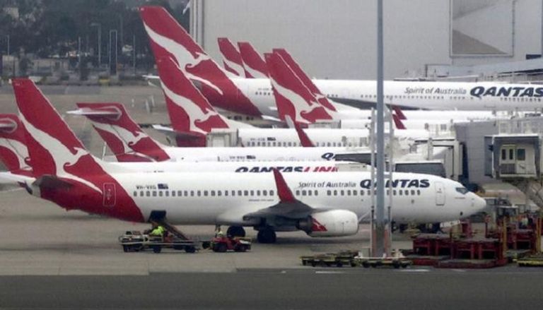 ركاب طائرة أسترالية يقفزون من على متنها بعد تهديد كاذب