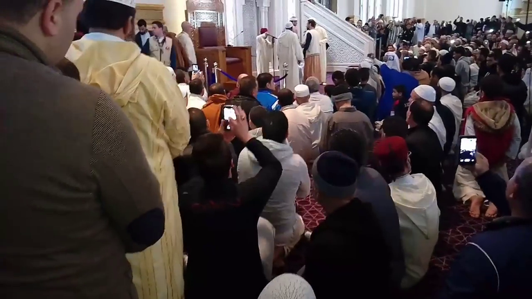 266 أجنبيا اعتنقوا الإسلام العام الماضي في الجزائر
