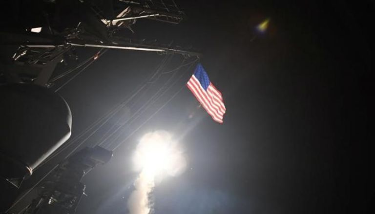 سفينة حربية أمريكية في البحر المتوسط تطلق صاروخا على سوريا أبريل الماضي
