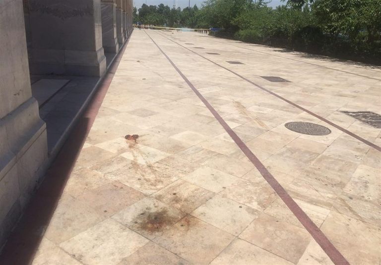 أحد رجال الأمن في مبنى البرلمان وقت الهجوم (الفرنسية)