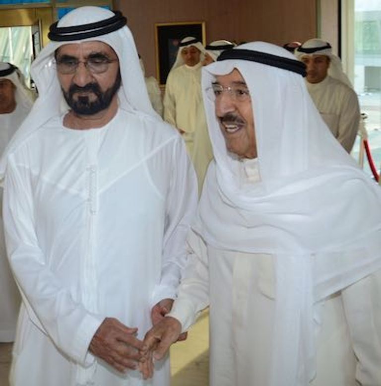 محمد بن راشد خلال استقبال الشيخ صباح الأحمد الجابر الصباح أمير دولة الكويت