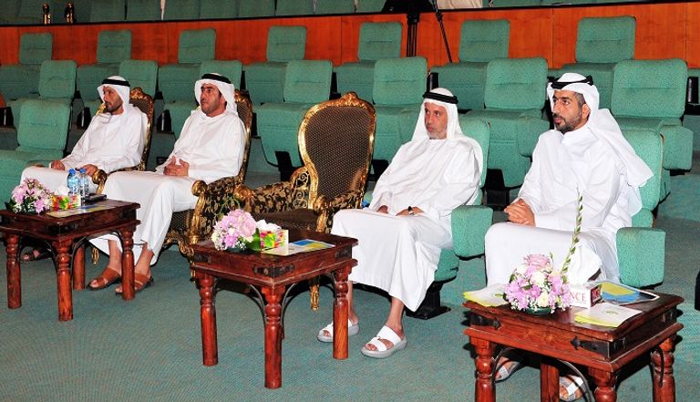 جانب من البرنامج الفكري لنادي تراث الإمارات