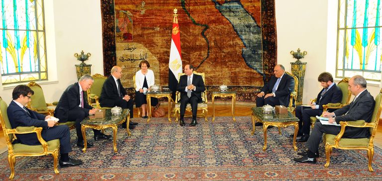 الرئيس المصري يلتقي وزير خارجية فرنسا
