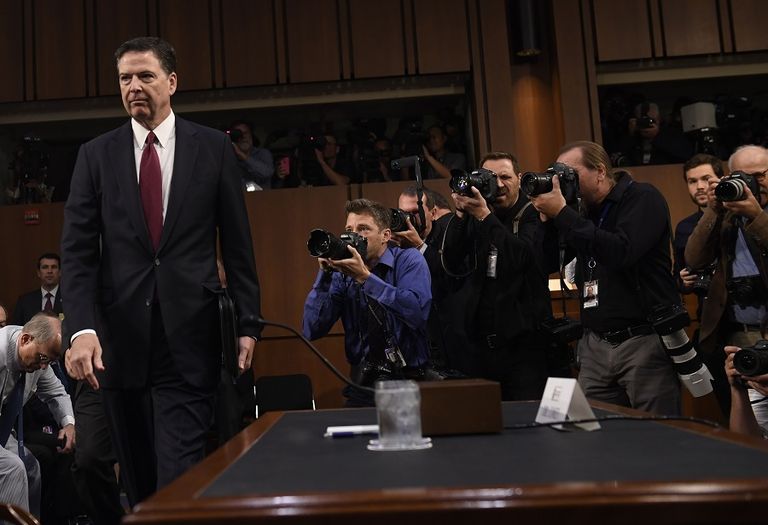 جيمس كومي قبل الإدلاء بشهادته