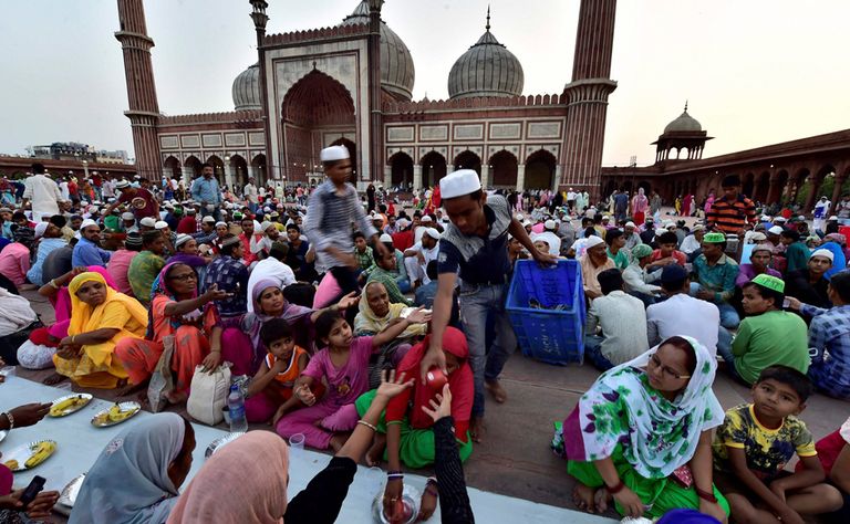 صبي من الهند يتلو القرآن - صورة أرشيفية