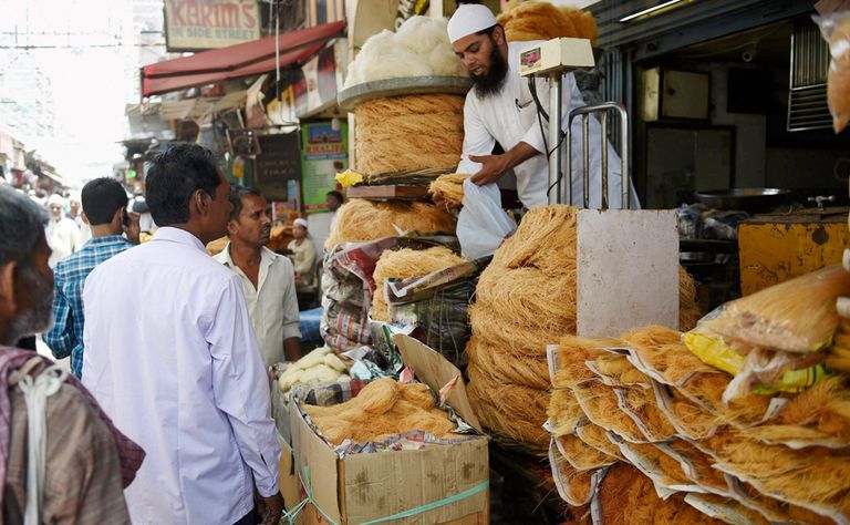 صبي من الهند يتلو القرآن - صورة أرشيفية