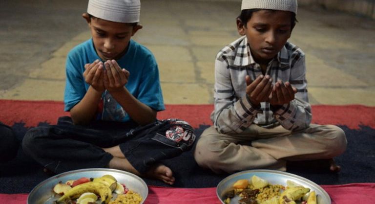 رمضان الهند.. عبادة وتجمعات واحتفالات