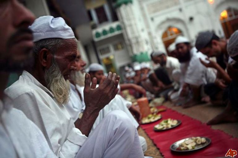 رمضان الهند.. عبادة وتجمعات واحتفالات