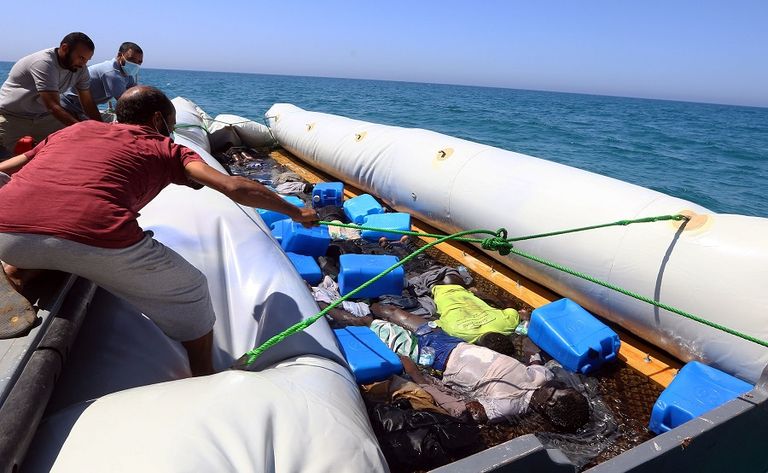 الجمعيات تدفع ما يصل إلى 450 جنيها إسترلينيا لكل مهاجر يريد السفر