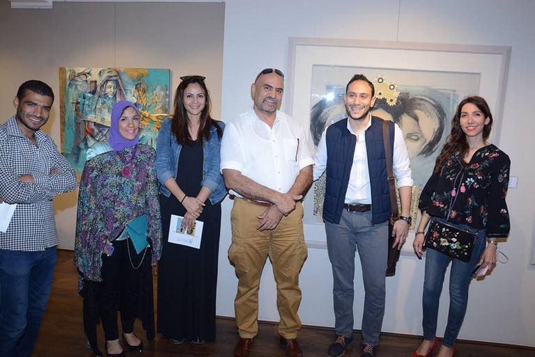 من لوحات المعرض الفني