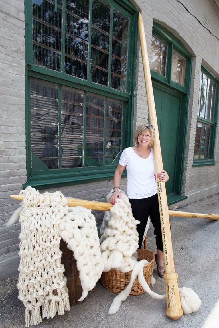 القلم الرصاص العملاق 