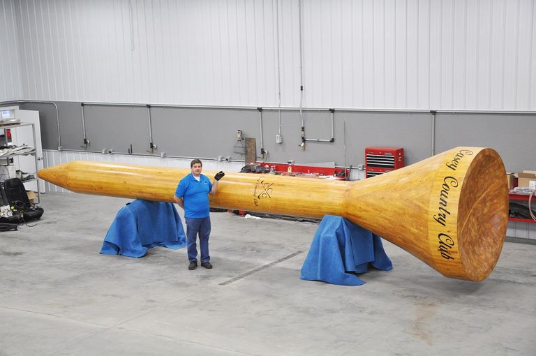 القلم الرصاص العملاق 