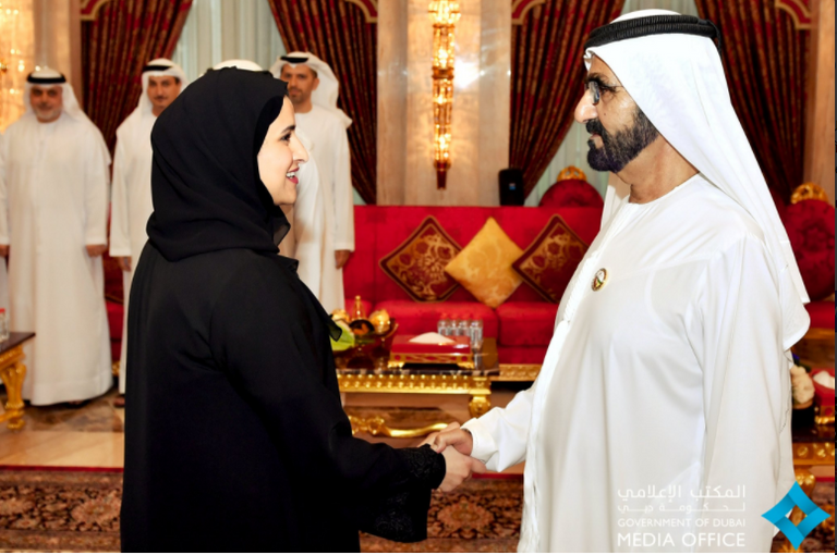 الشيخ محمد بن راشد آل مكتوم برفقة أعضاء مجلس علماء الإمارات