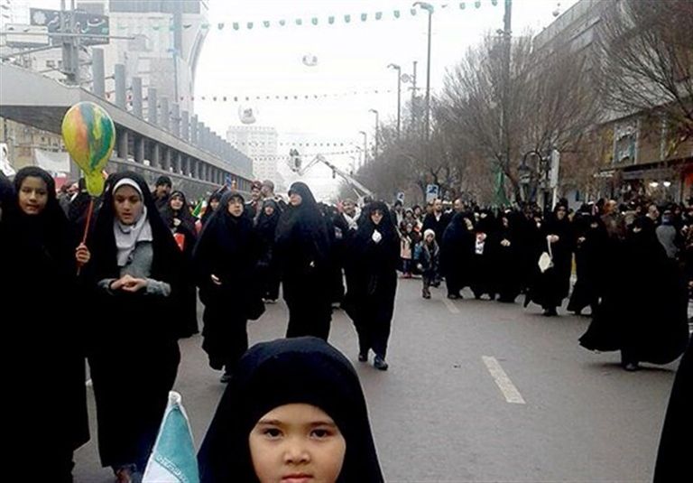 سليماني يصلي مع 