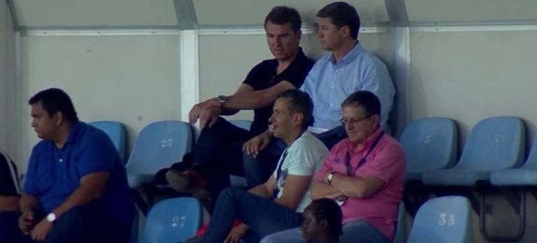 روبرت فيرنانديز في مواجهة الكاميرون وكولومبيا