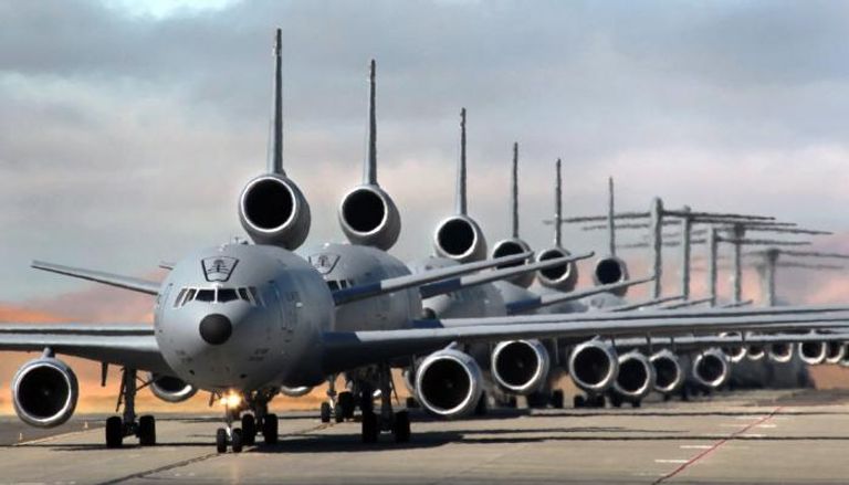 طائرات أمريكية داخل قاعدة ترافيس الجوية 