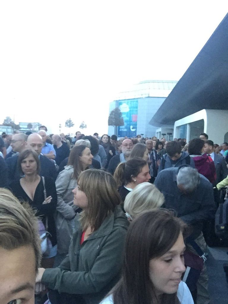 عطل التيار الكهربائي أدى إلى إلغاء رحلات