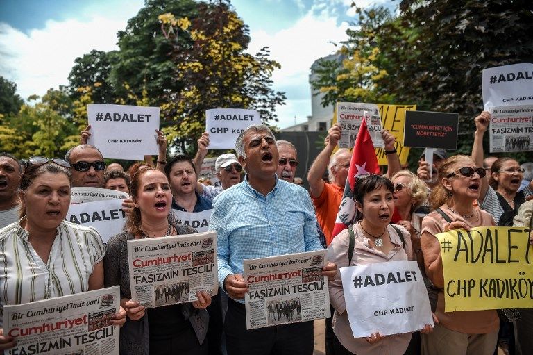 جانب من المسيرة المعارضة