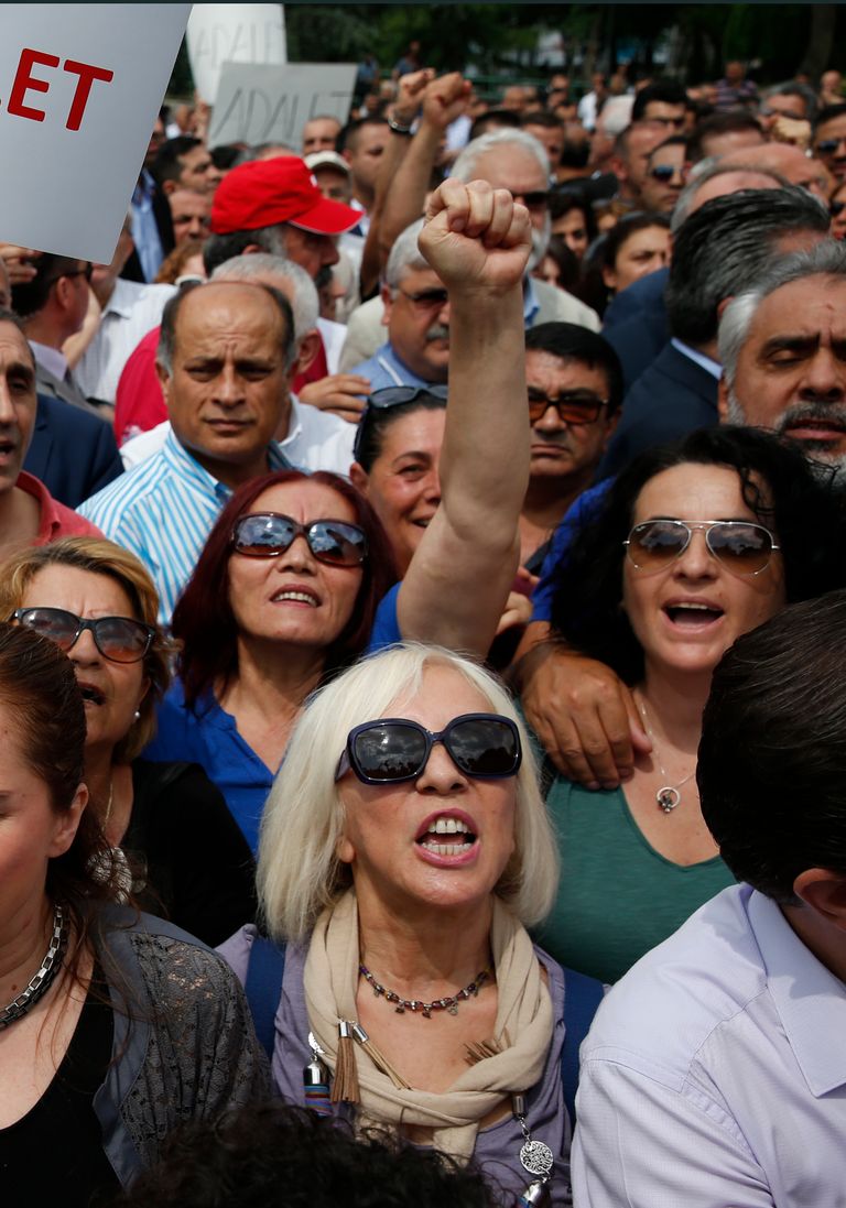 جانب من المسيرة المعارضة