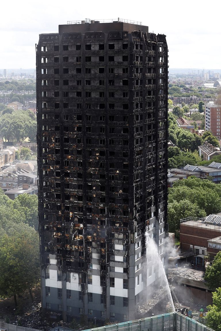 جانب من حريق برج لندن