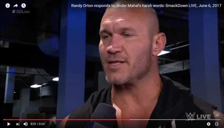 راندي أورتن خلال الحوار