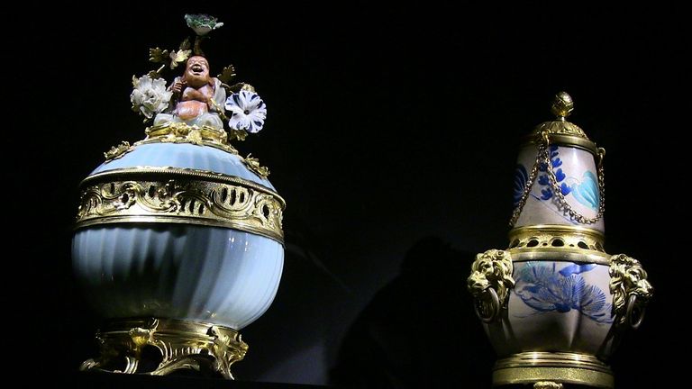 مبنى متحف العطور دار فراجونار في باريس