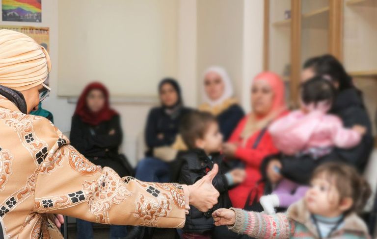 الشيخة جواهر القاسمي مع الفتيات