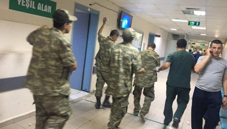 جنود أتراك في المستشفى لتلقي العلاج
