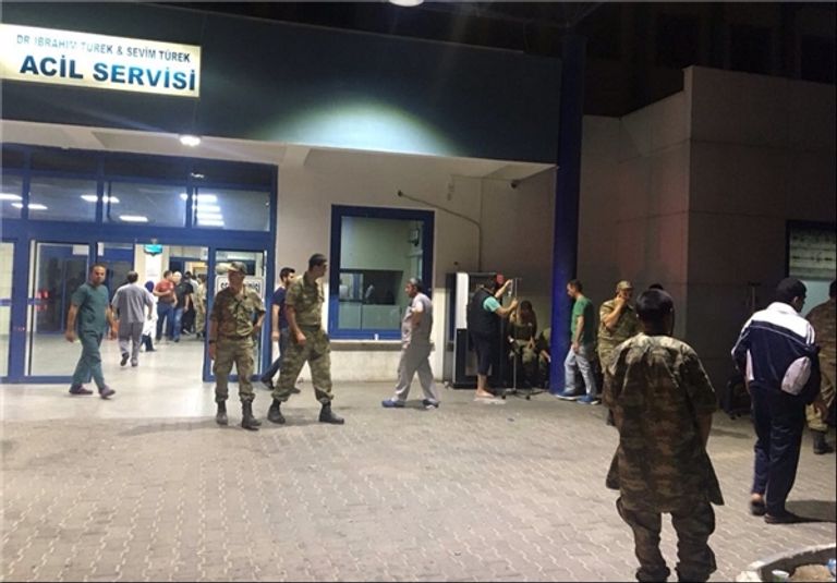 جنود أتراك في المستشفى لتلقي العلاج