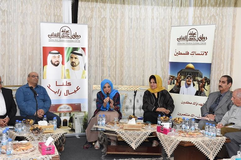 تخللت الأمسية مقاطع غنائية من التراث الفلسطيني