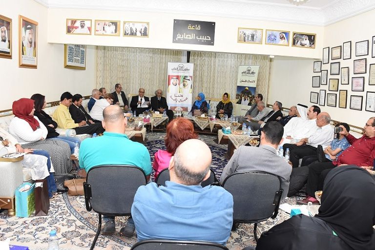 تخللت الأمسية مقاطع غنائية من التراث الفلسطيني