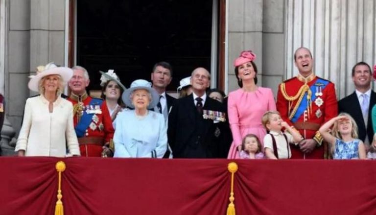 العائلة البريطانية المالكة في الاحتفال