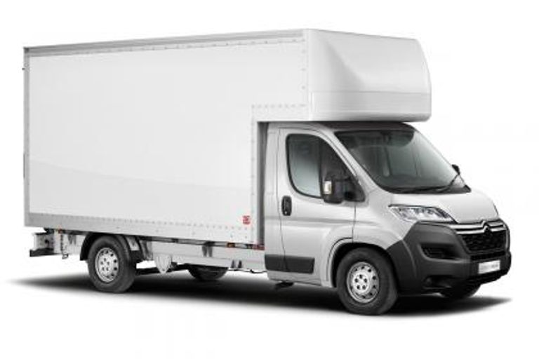 الشاحنة المستخدمة في هجوم مسجد فينسبري بارك (رويترز)