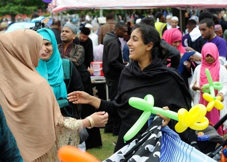 مسلمو لوس انجلوس يقدمون المساعدات للمشردين بالولاية