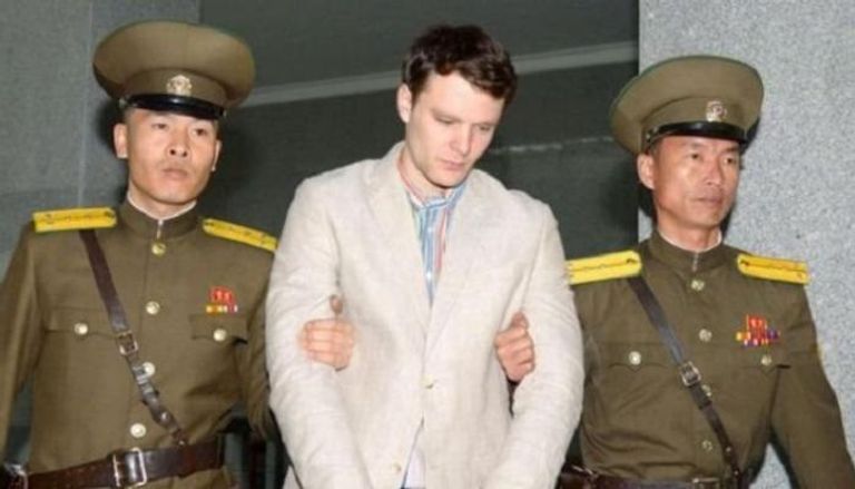 الطالب الأمريكي أوتو وارمبير  أثناء التحقيقات معه فى كوريا الشمالية
