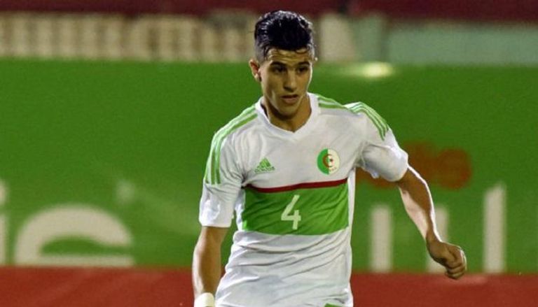 لاعب المنتخب الجزائري