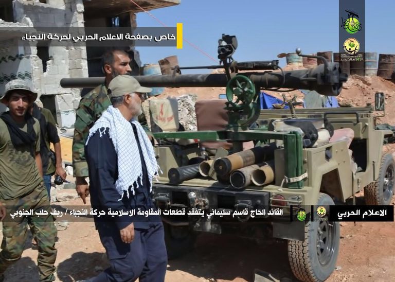 سليماني يتفقد أسلحة حركة النجباء التابعة للحشد الشعبي في العراق