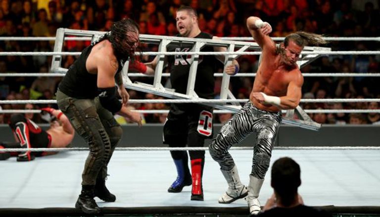 بارون كوربن يفوز بنزال "موني إن ذا بنك"