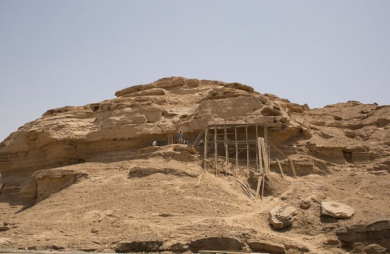  النقوش المكتشفة حديثا بمنطقة الخوي